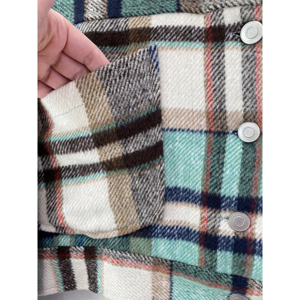 HYFVE Size Medium Cropped Plaid Flannel Shacket Jacket Teal Tan Back Buttons - Picture 7 of 14